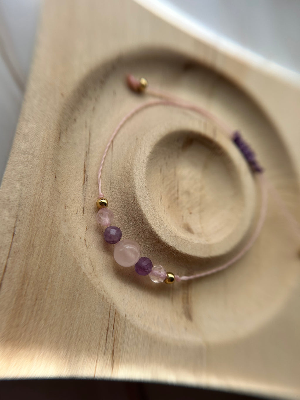 Seelenanker Armband – Rosenquarz & Amethyst mit vergoldeten 925 Silberperlen