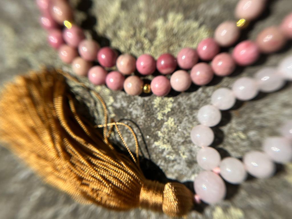 Mala „Herzensliebe“ mit Rosenquarz und Rhodochrosit | 110 Perlen