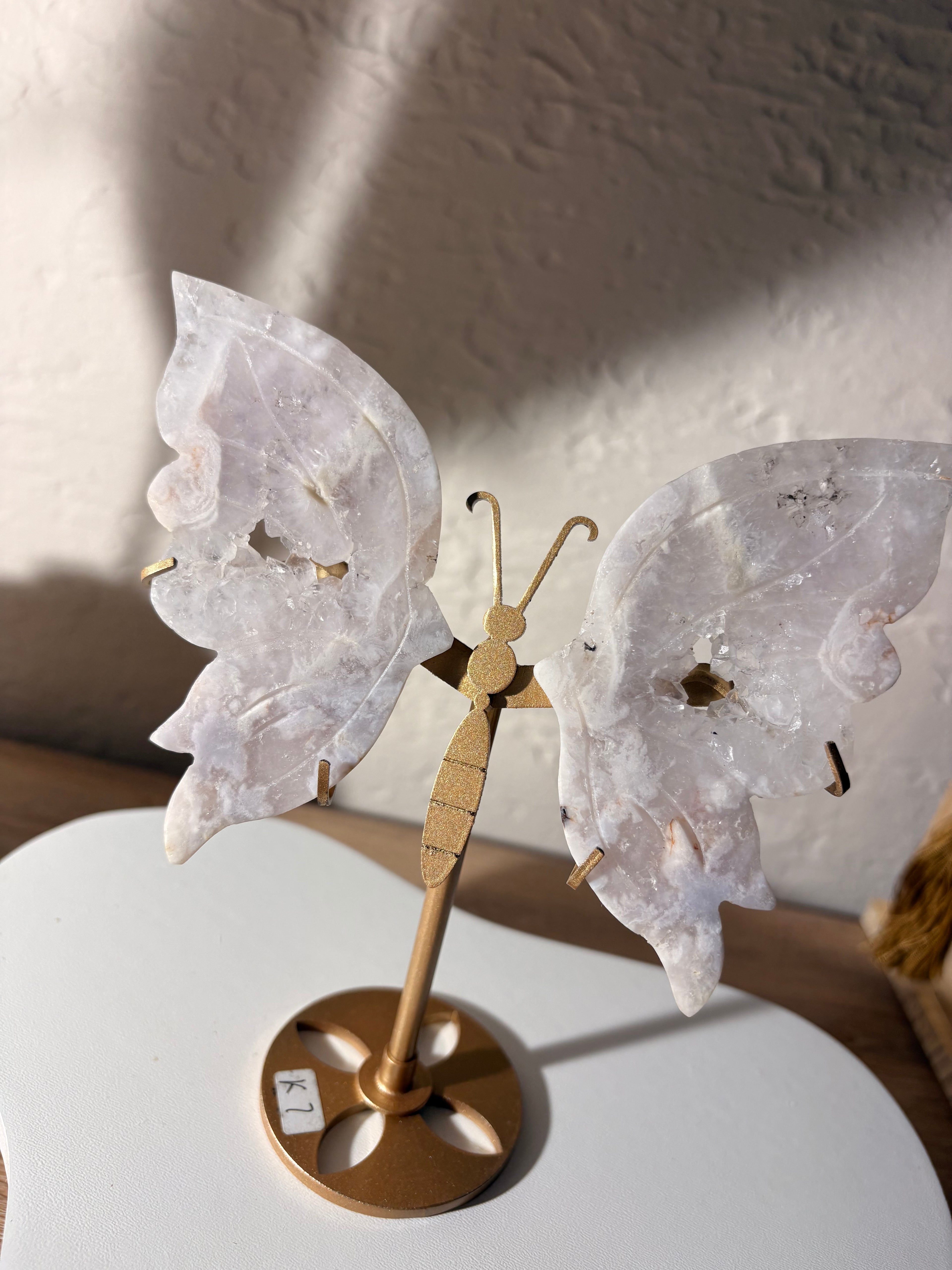 Druzy-Blumenachat-Schmetterling auf Ständer