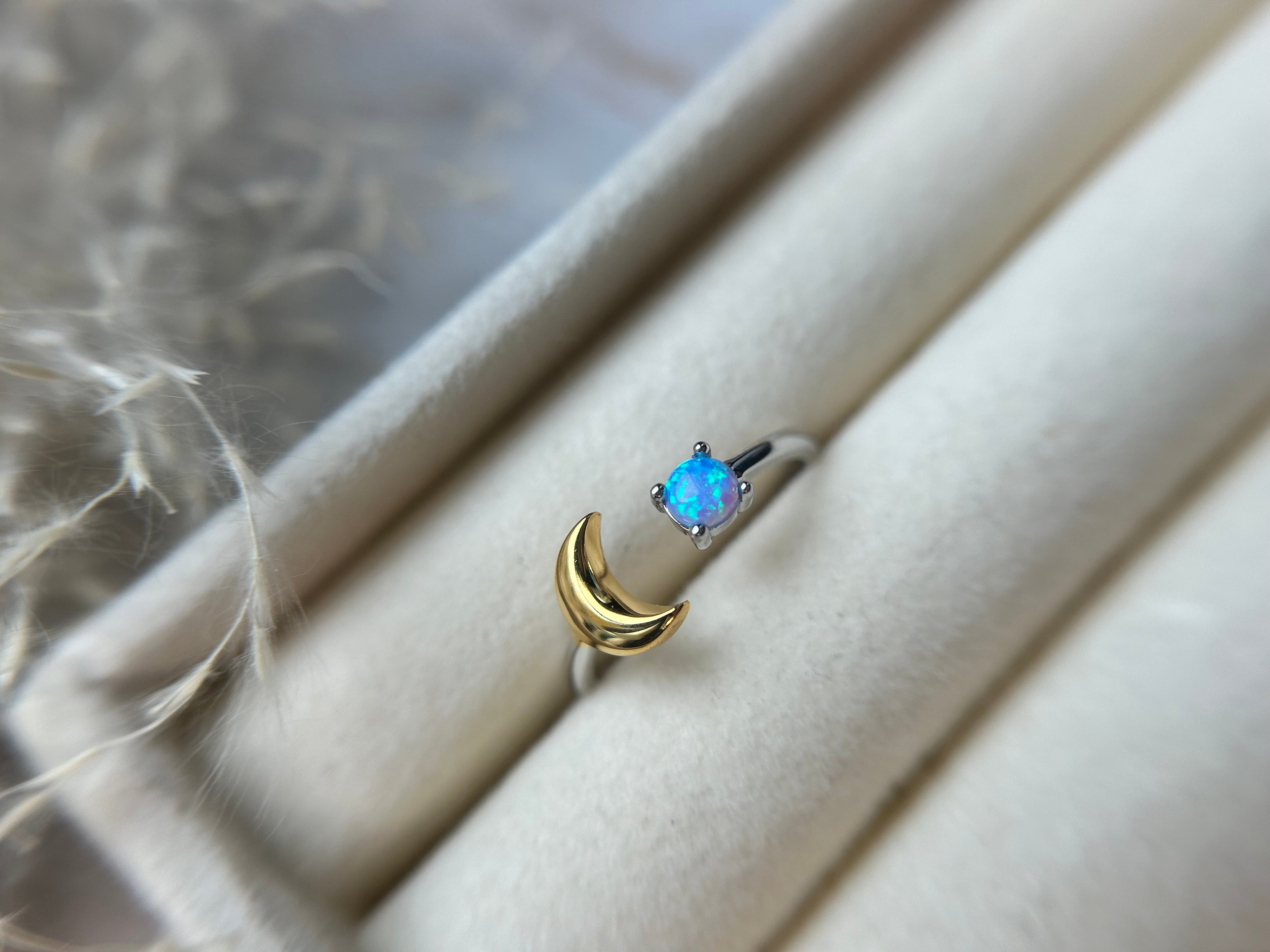 Mond & Opal Ring