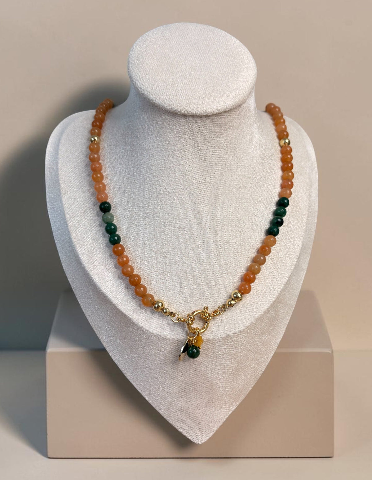 Orangener Aventurin & Nephrit Jade Halskette
