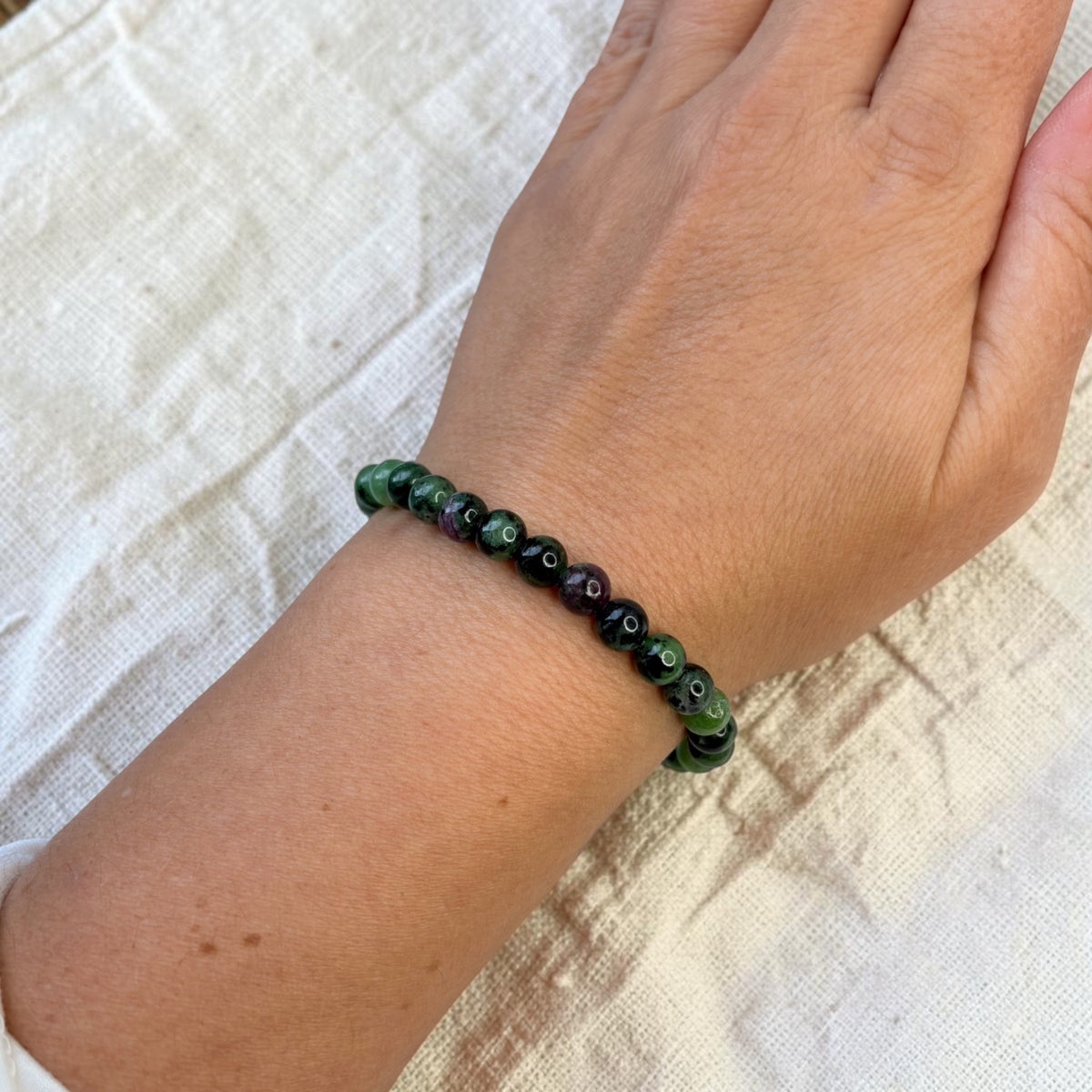 Rubin in Zoisit Armband 6mm
