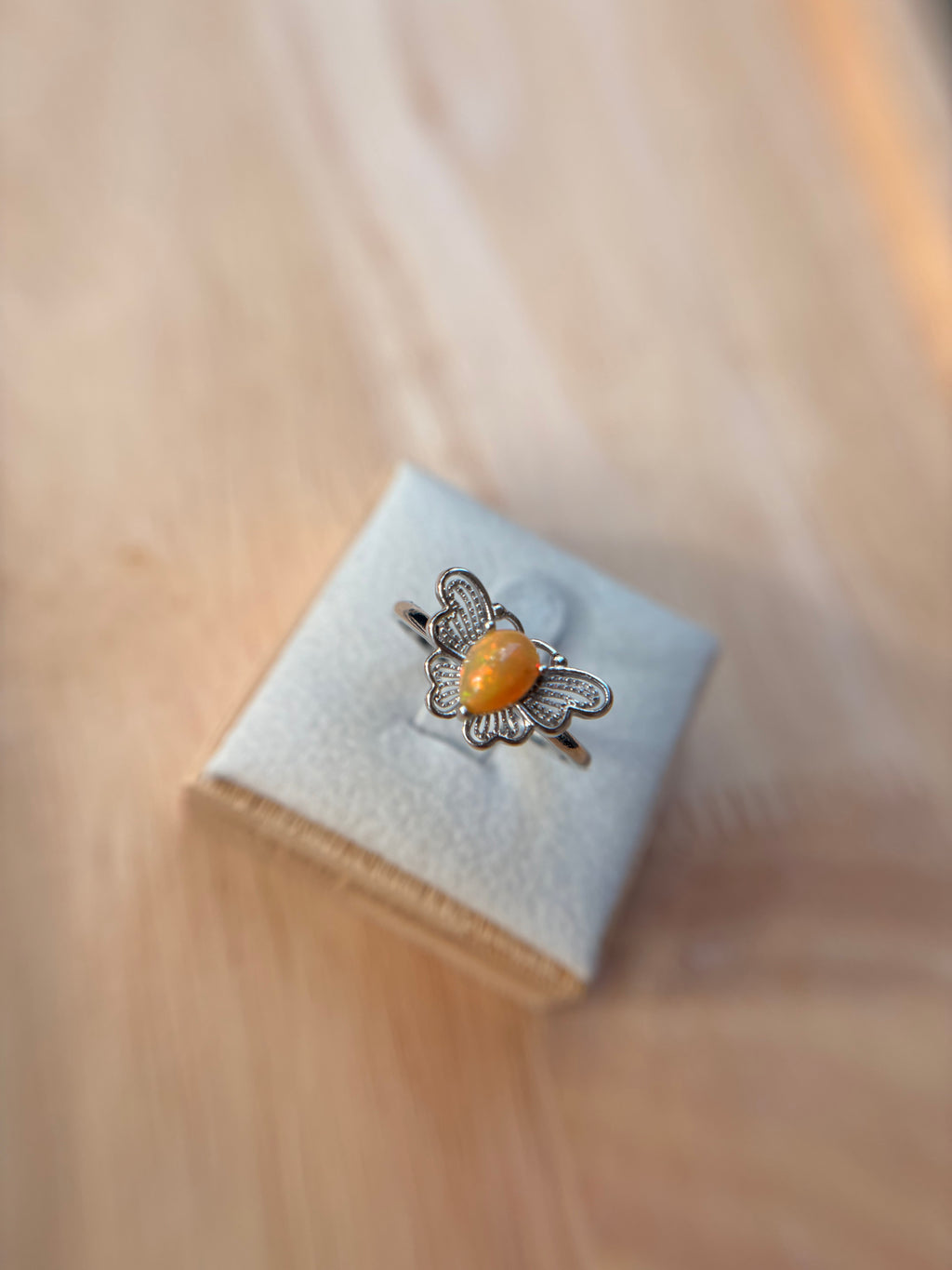 Gelber Opal-Schmetterling Ring