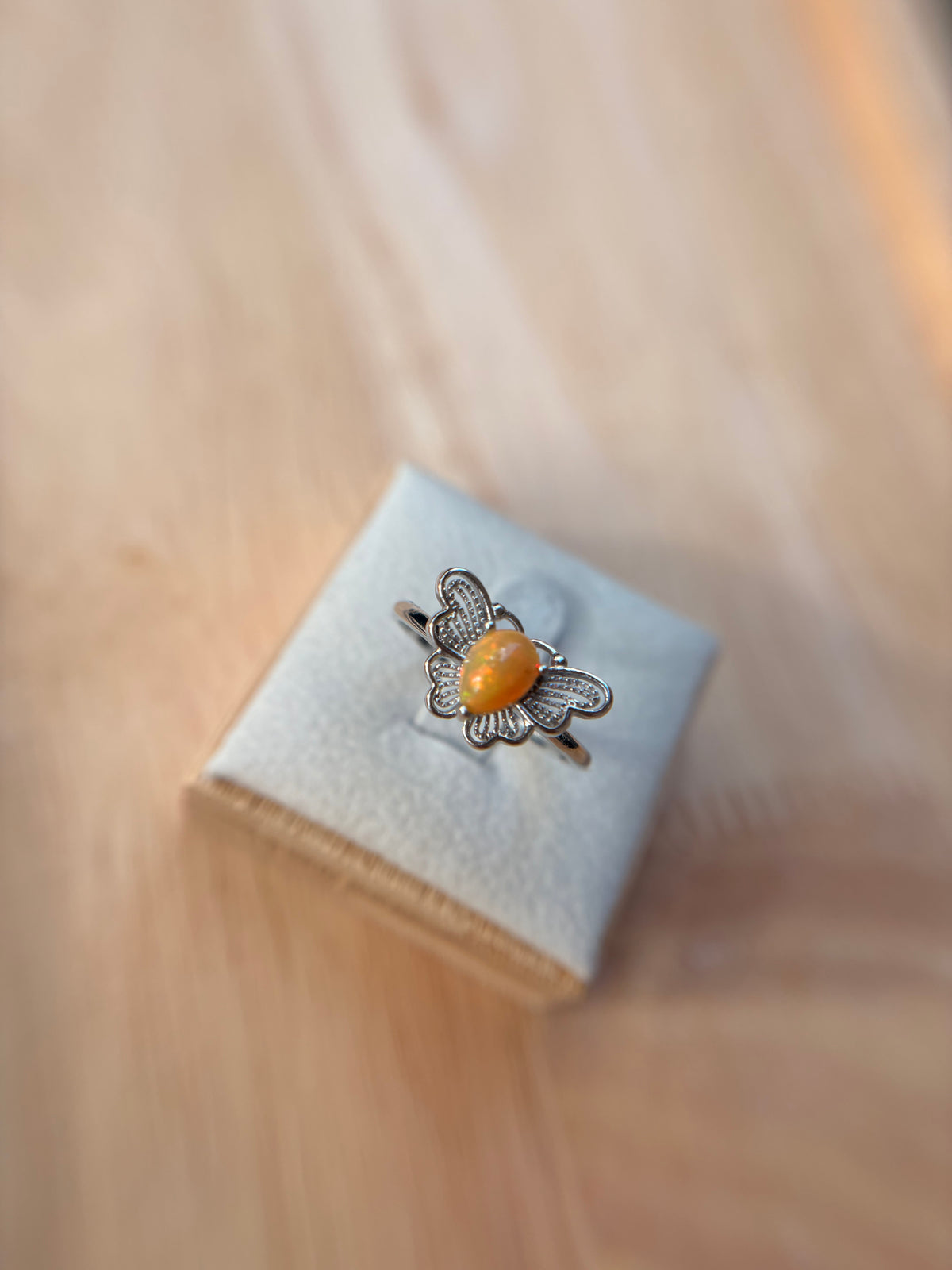 Gelber Opal-Schmetterling Ring