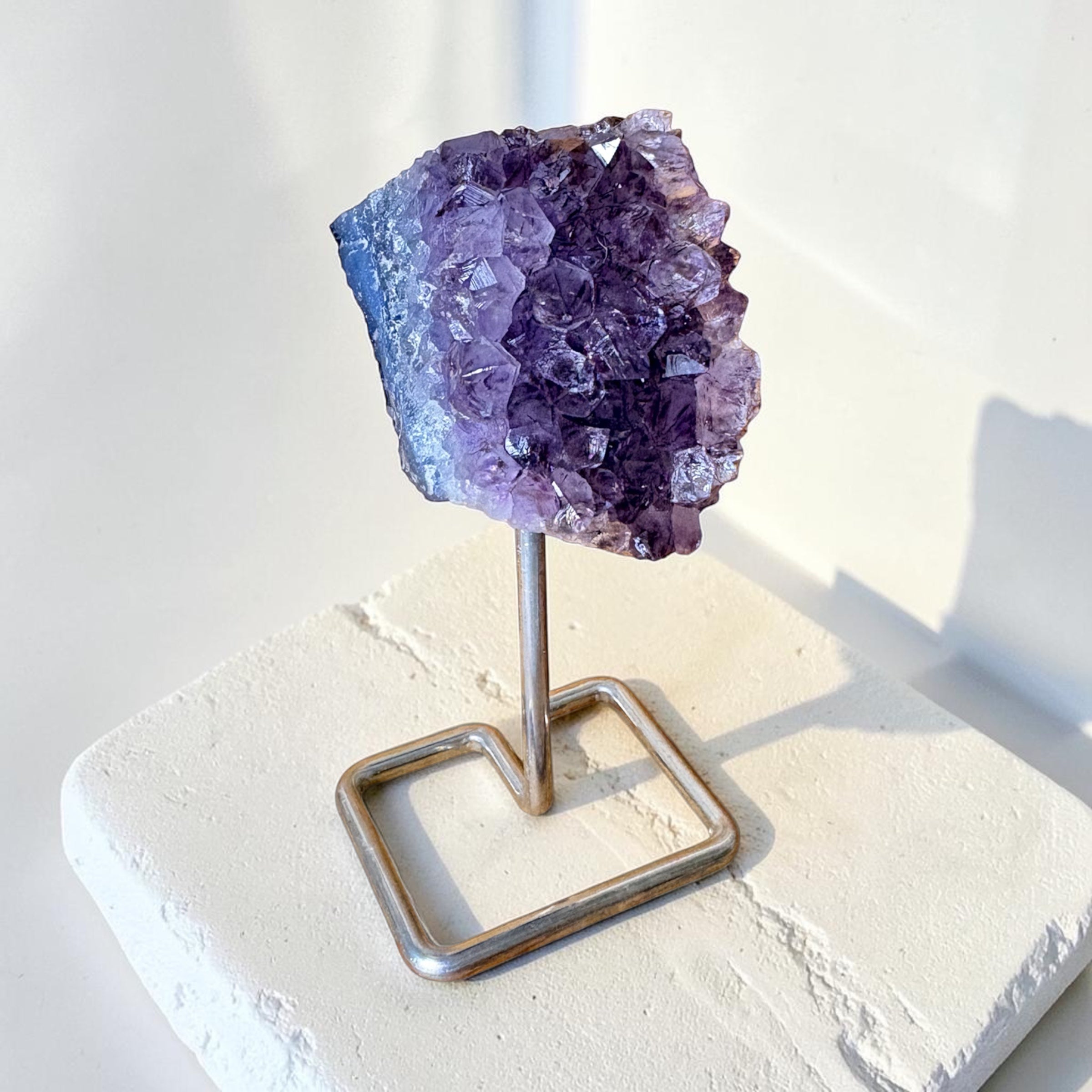 Amethyst Cluster auf Ständer
