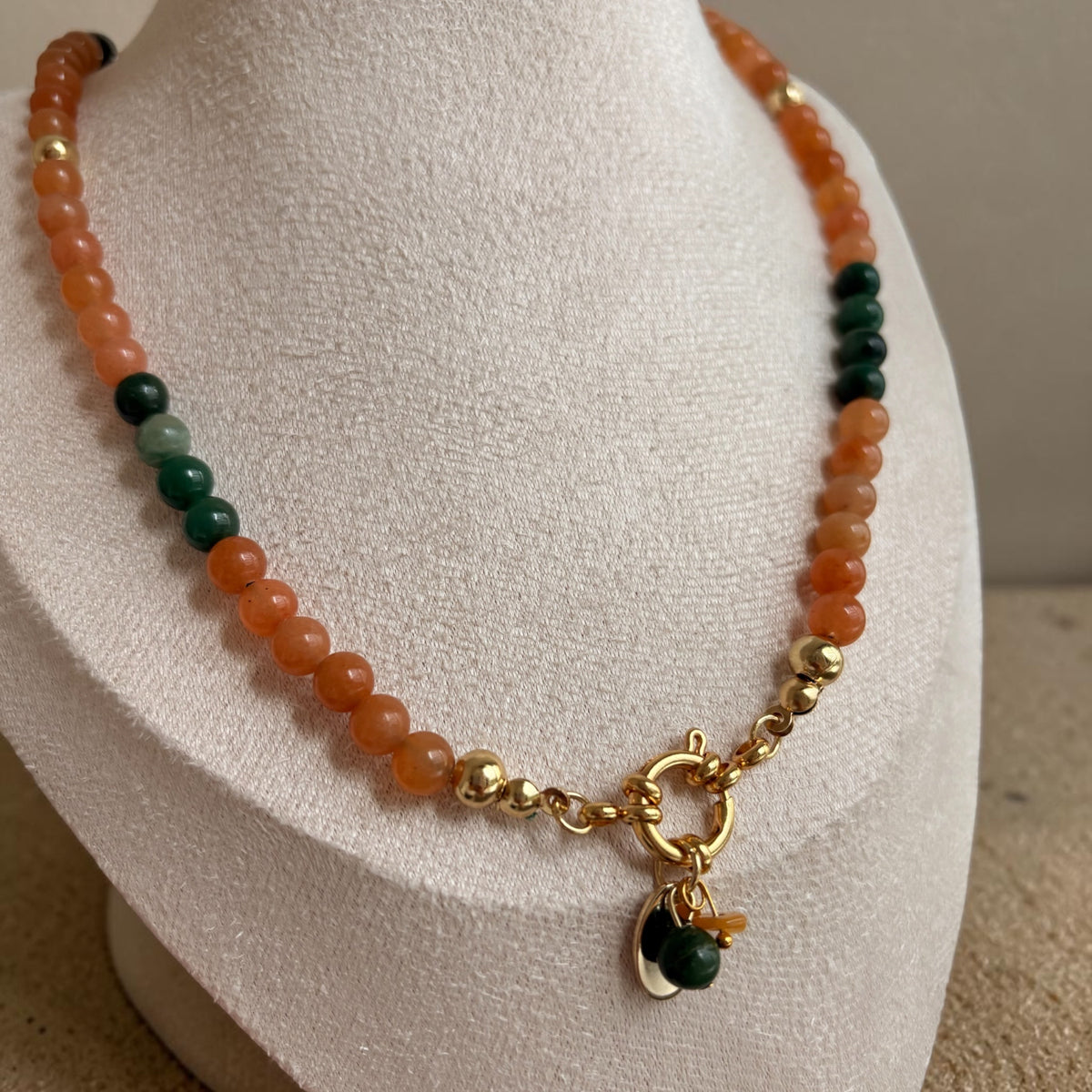 Orangener Aventurin & Nephrit Jade Halskette