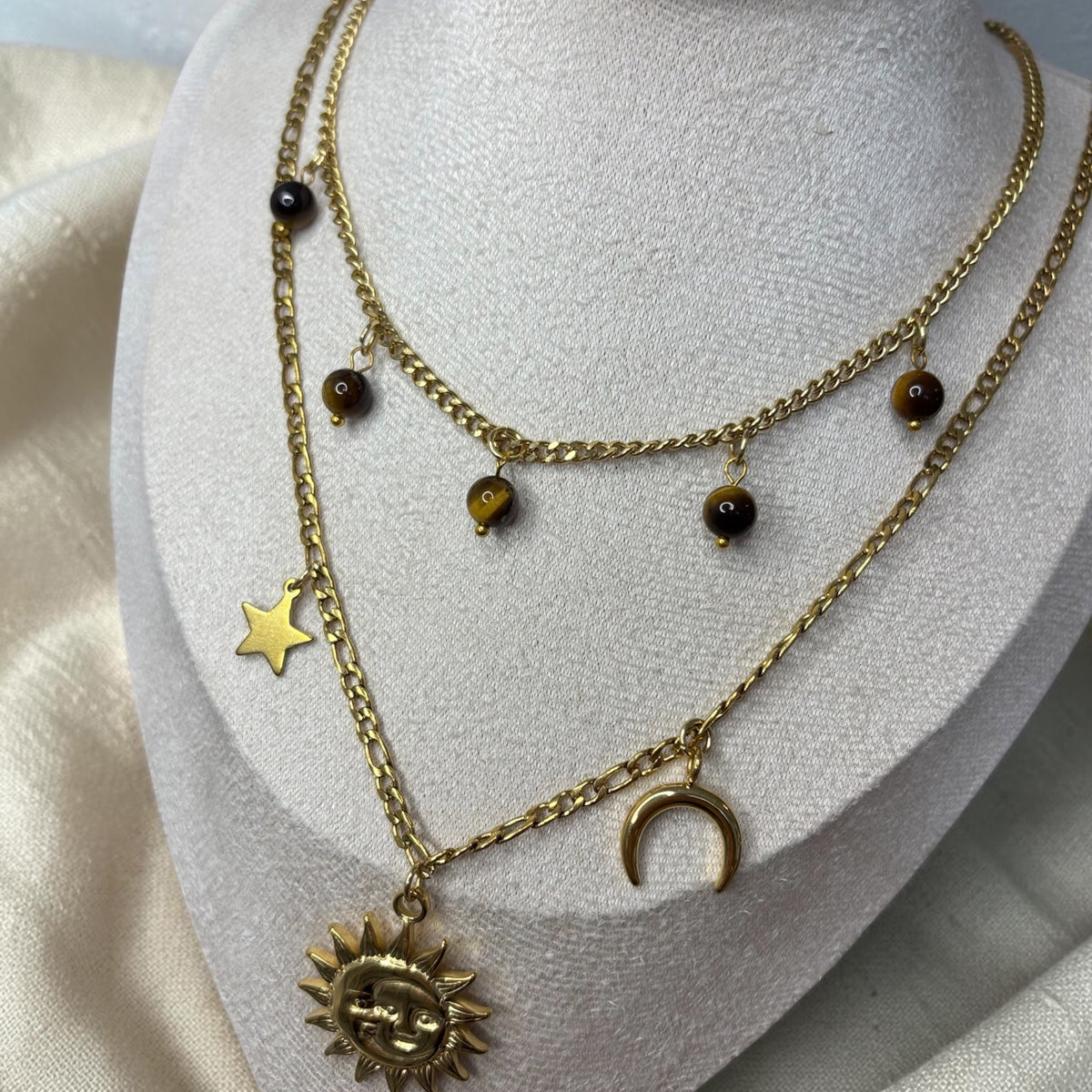 Layering Tigerauge-Kette mit Sonne & Mond Charms