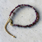 Granat Armband mit 18 Karat vergoldeten Perlen